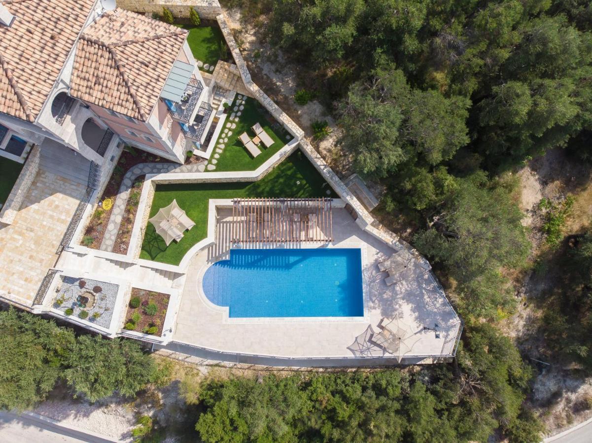 Elysium Living Parga Aparthotel Exterior photo